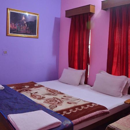Puja Guest House Βαρανάσι Εξωτερικό φωτογραφία