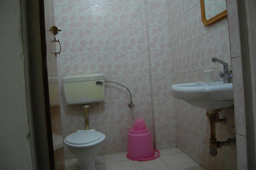 Puja Guest House Βαρανάσι Δωμάτιο φωτογραφία