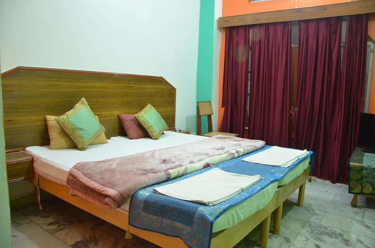 Puja Guest House Βαρανάσι Εξωτερικό φωτογραφία
