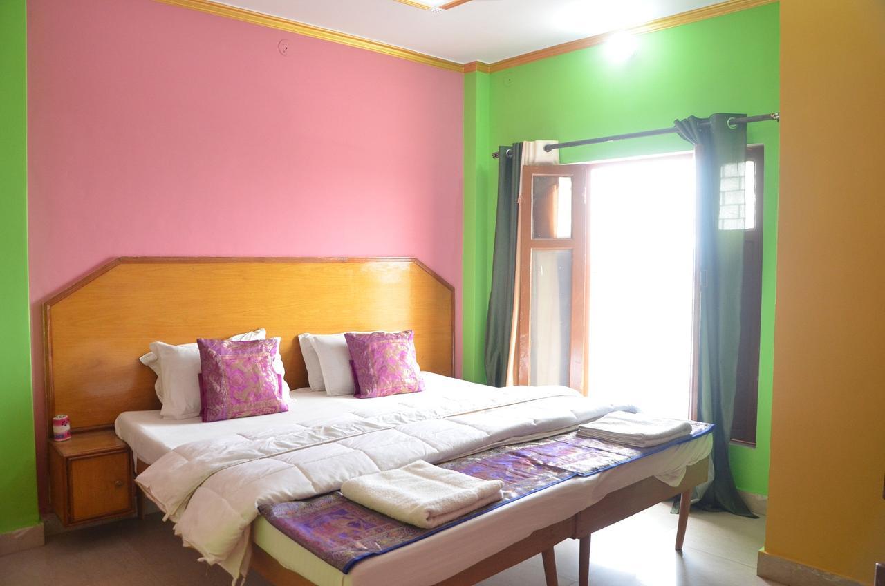 Puja Guest House Βαρανάσι Εξωτερικό φωτογραφία